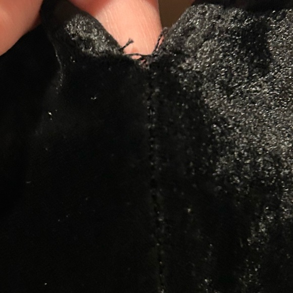 Madewell velvet top. EUC size medium. - Picture 8 of 8